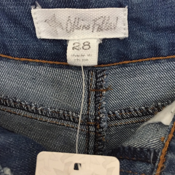 Others Follow Embroidery Denim Shorts Size 28 - Picture 3 of 7